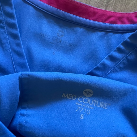 Med Couture Ceil Blue Scrub Set Small Top and Small Jogger Style Bottoms - Picture 4 of 4